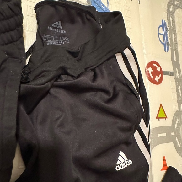 Collection/lot of name brand joggers (including Roots, adidas, Gap, and more) - Picture 6 of 7